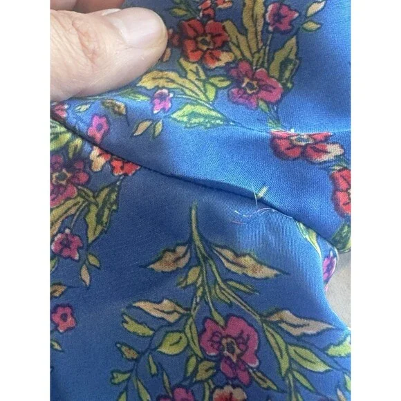 Olivaceous Womens Blouse Sz Small Satin Floral Button down Blue Spring Summer - Picture 16 of 16